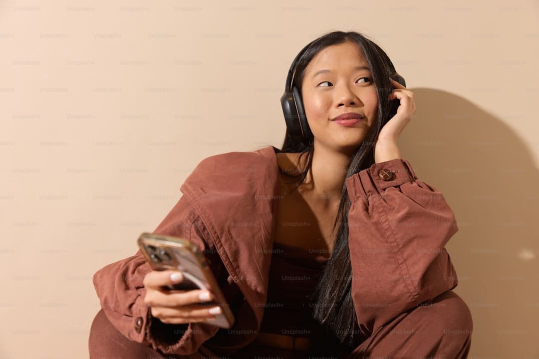 赵丽颖代言纪梵希彩妆引争议 易烊千玺旧事重提
